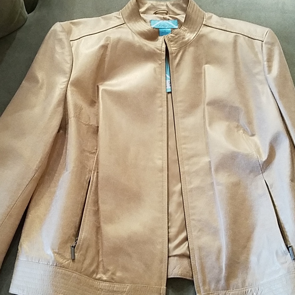 NWT Gorgeous Area Leather Jacket - Picture 6 of 6